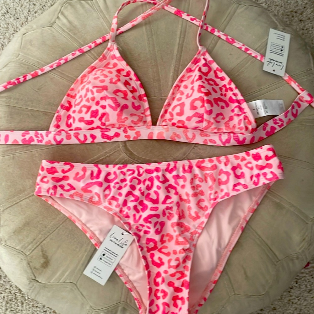 Brand new with tags!! CUPSHE bikini set size small. Pink Cheetah print.